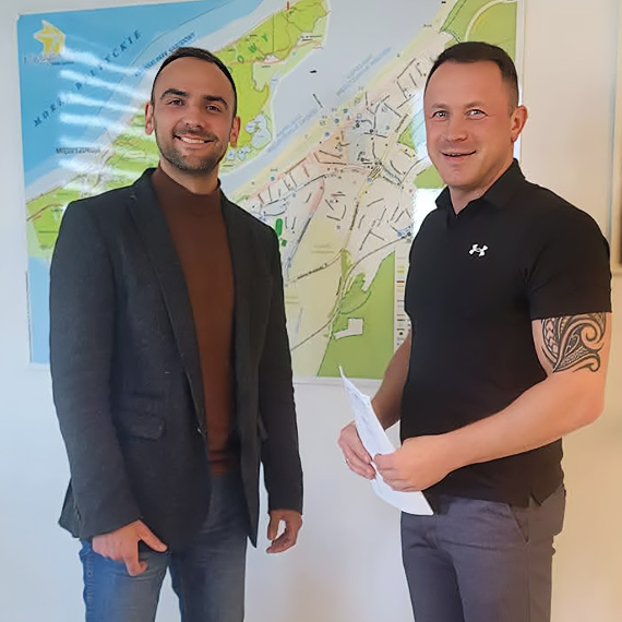 Międzyzdroje ruszają z pierwszą inwestycją w ramach projektu „Morze zieleni II”. Podpisano umowę na zagospodarowanie terenu przy CIS