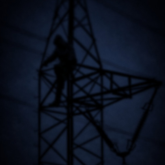 Mężczyzna na słupie wysokiego napięcia. Kilkugodzinna akcja służb w gminie Wolin