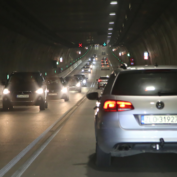 Tunel pod Świną przekroczył 12 milionów przejazdów. Dane do końca 2025 roku