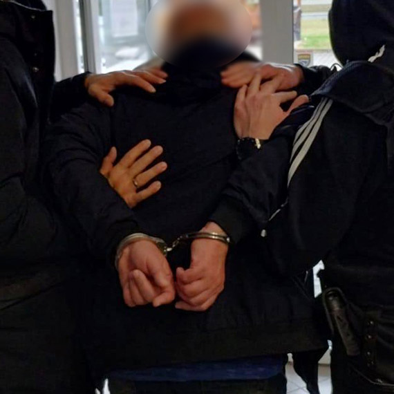 KAS i CB�P rozbi�y zorganizowan� grup� przest�pcz�, kt�ra pra�a pieni�dze i wystawia�a puste faktury VAT