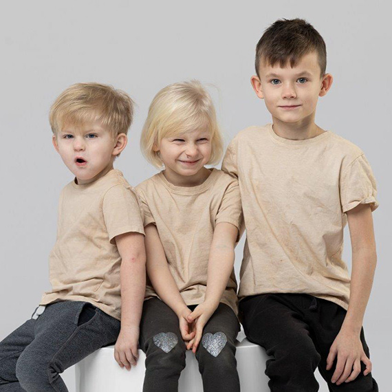 Prawie 80 tys. dzieci i system, kt�ry nie nad��a. Czy da si� naprawi� zranione dzieci�stwo?