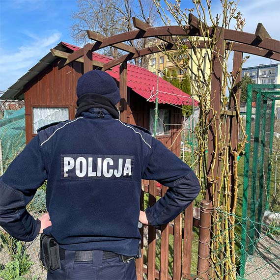 Dzia�kowcy pod czujnym okiem dzielnicowych