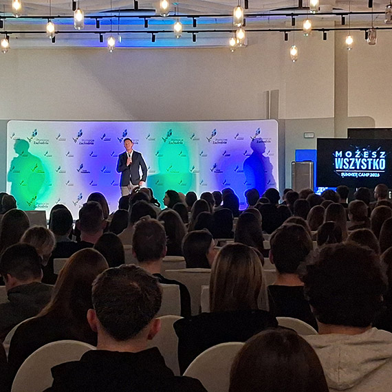 Kryminalistyka, fizyka i mistrzowie �wiata. Rusza kolejna edycja „Zawodowego Summer Campu”